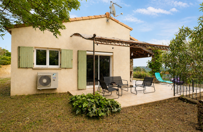 CHASSIERS - Maison 5 pièces - Piscine et terrain arboré de 5 — photo 4