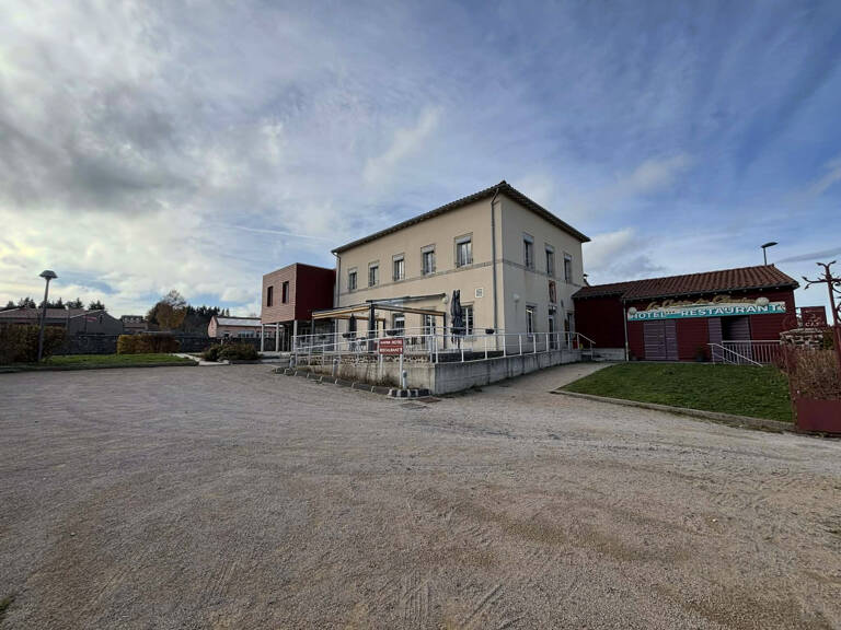 Fond de commerce Hôtellerie Restauration à 20mn du Puy-en-Ve — photo 1