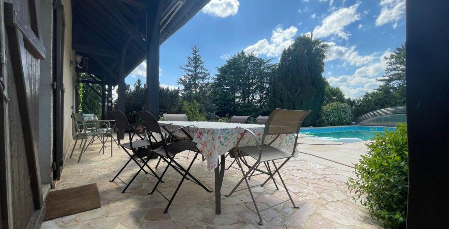 Maison - 200m² - Vivonne — photo 1