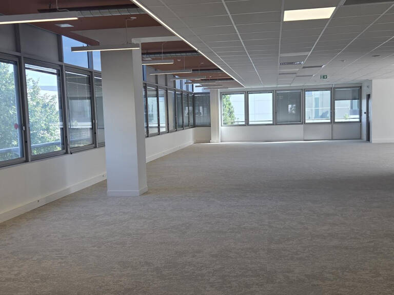 ANGERS SAINT SERGE PLATEAUX DE BUREAUX A VENDRE — photo 1