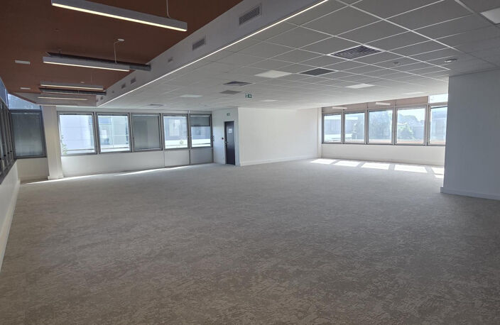 ANGERS SAINT SERGE PLATEAUX DE BUREAUX A VENDRE — photo 2
