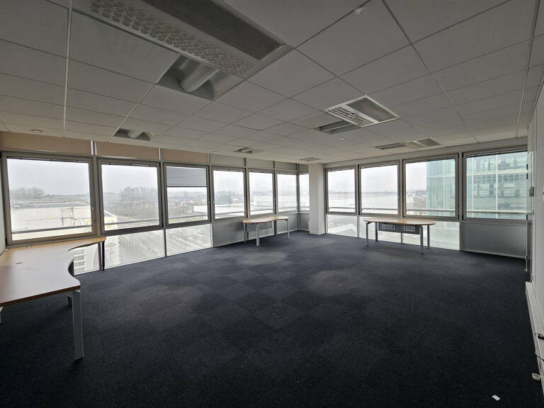PLATEAUX DE BUREAUX A VENDRE ANGERS SAINT SERGE — photo 1