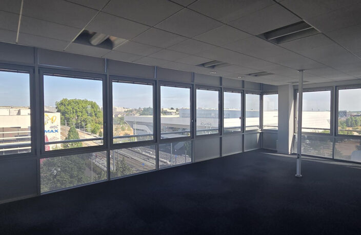 PLATEAUX DE BUREAUX A VENDRE ANGERS SAINT SERGE — photo 4