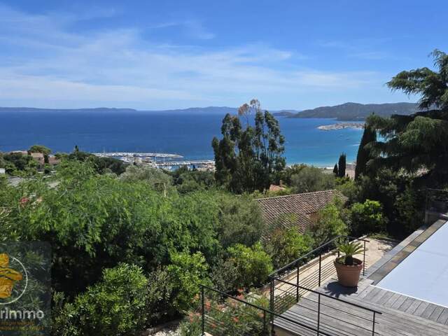 Villa contemporaine avec vue mer au Lavandou — photo du bien