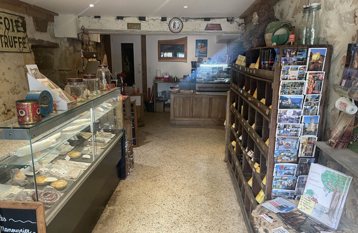 Maison de Caractère & Local Commercial en Périgord — photo 3