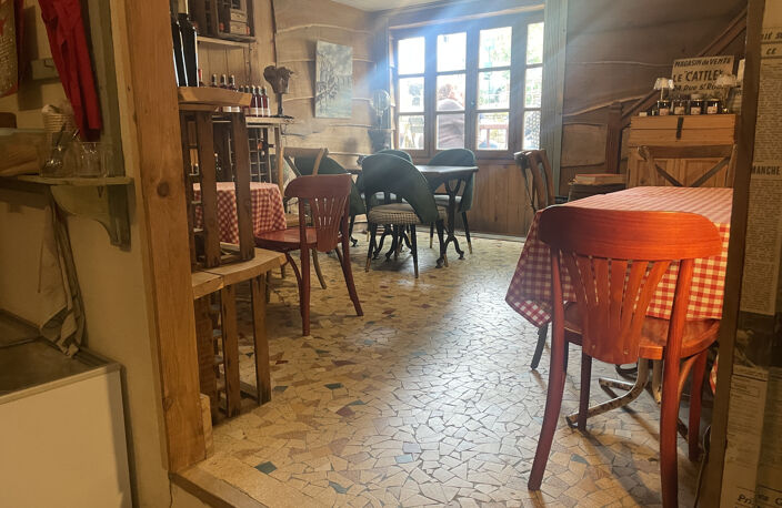 Maison de Caractère & Local Commercial en Périgord — photo 4