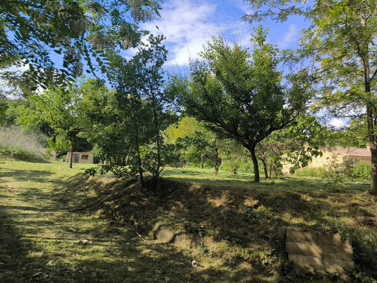 Nord Uzès Beau terrain à bâtir de 1238m2 — photo 1