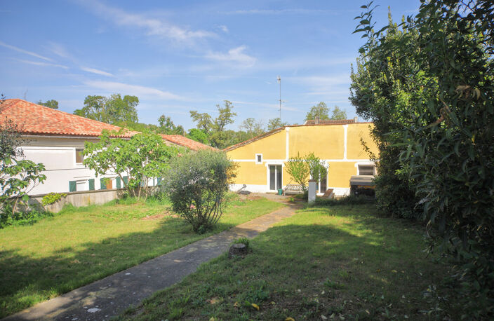 Maison de village entièrement restaurée avec jardin et doubl — photo 3