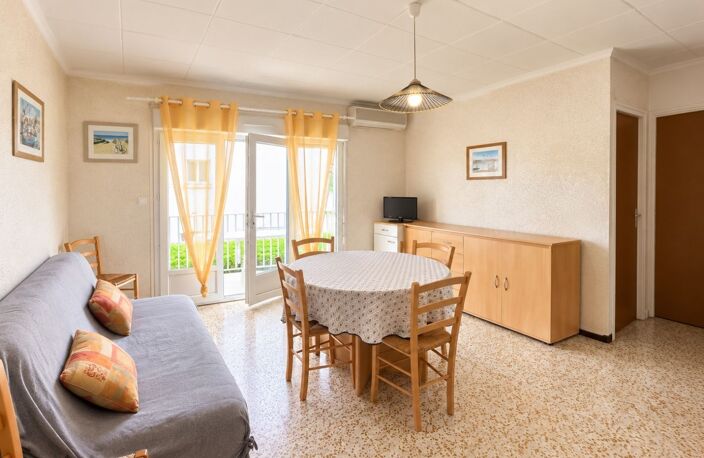 Appartement P2 avec terrasse et parking — photo 2