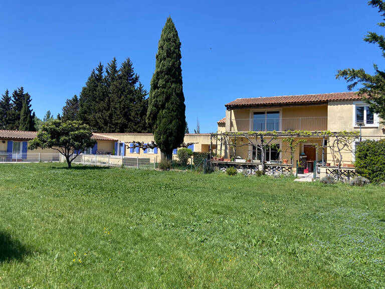 Propriété de style provençal, à fort potentiel de 250 m2 habitables, terrain de 8885m2 — photo 1