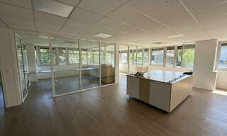 Bureau  172 m² à louer à Caluire-et-Cuire (69300)
