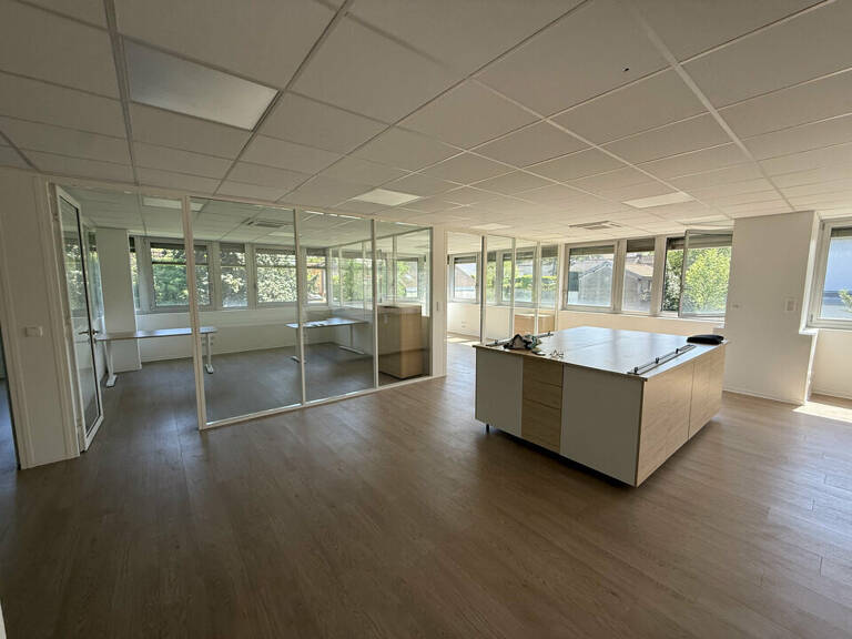 BUREAUX à LOUER — photo 1
