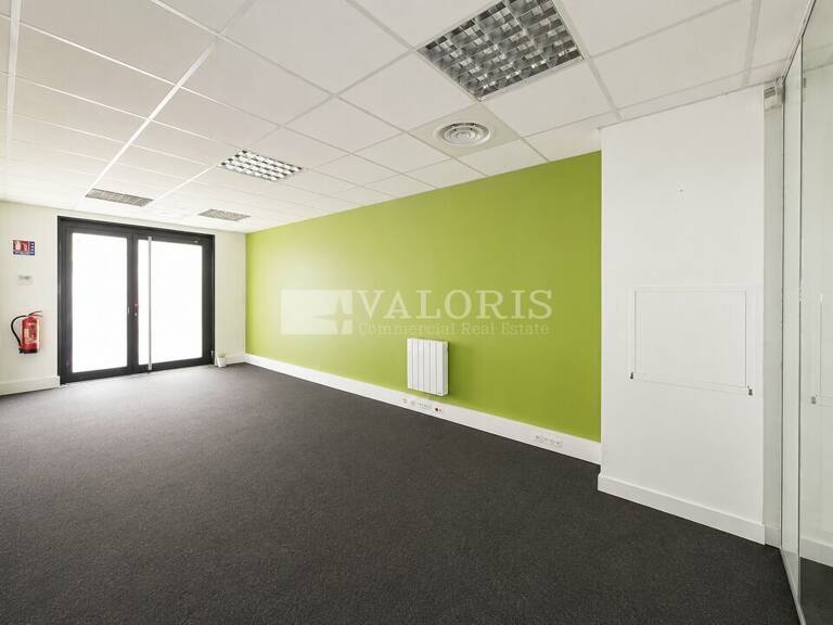 BUREAUX à LOUER — photo 1