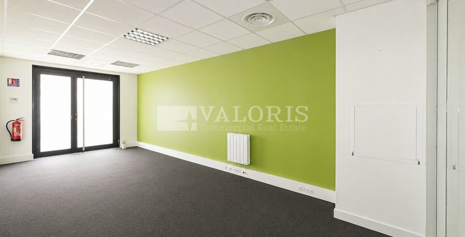 BUREAUX à LOUER — photo 1