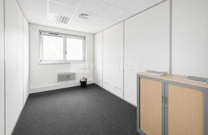 BUREAUX à LOUER — photo 2