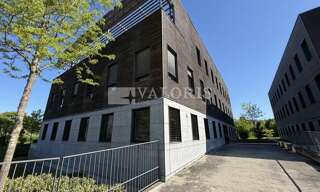 Bureau  243 m² à louer à Limonest (69760)