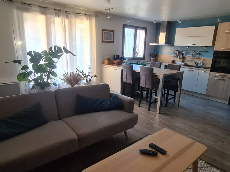 FAVERGES. APPARTEMENT 3 PIECES AVEC CAVE — photo 1