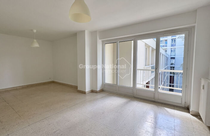 Appartement P4 de 84,7 m² avec terrasse, cave et ascenseur - Résidence L'Occident — photo 2