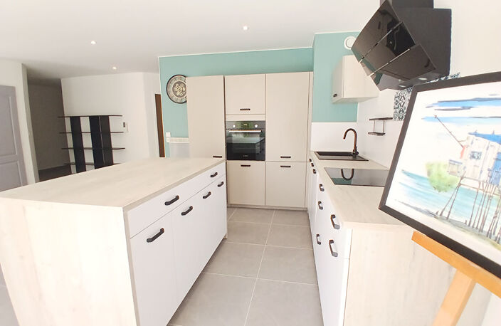 Maison PPIED T4 et GGE sur 292m² -ST SULPICE de ROYAN — photo 3