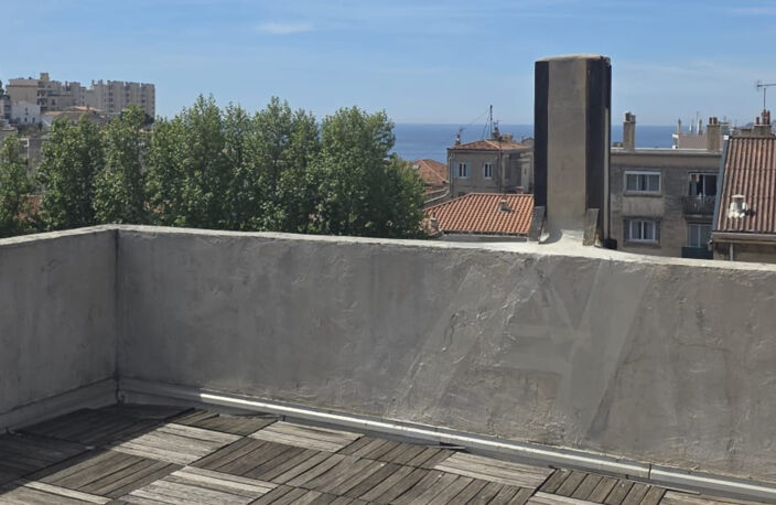 13007 : BOMPARD / T2 DERNIER ETAGE + TOIT TERRASSE VUE MER ET NOTRE DAME — photo 5