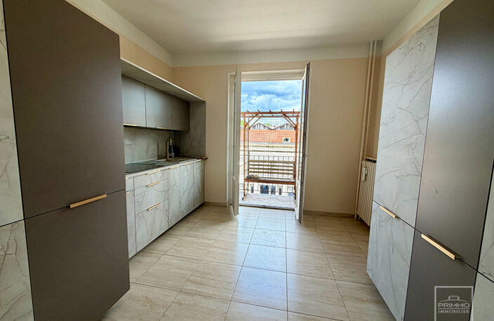 LYON 6, TRIANGLE D'OR, 67.09m², ETAGE ELEVE, BALCON — photo 4