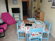 T1 AVEC COIN CHAMBRE EN RDJ THERMES A PIED — photo 2