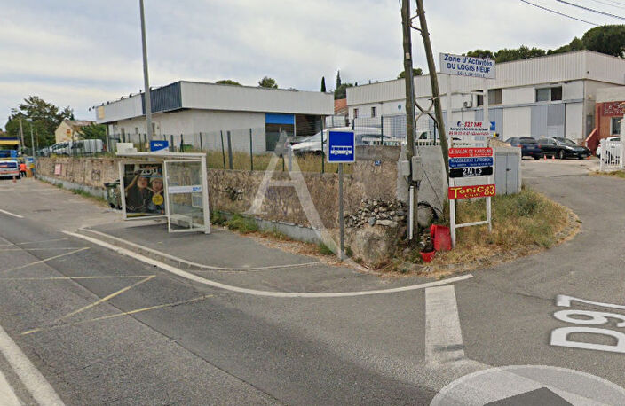 LOCAL PROFESSIONNEL SOLLIES VILLE 96 M² + 30 m² STOCKAGE — photo 2