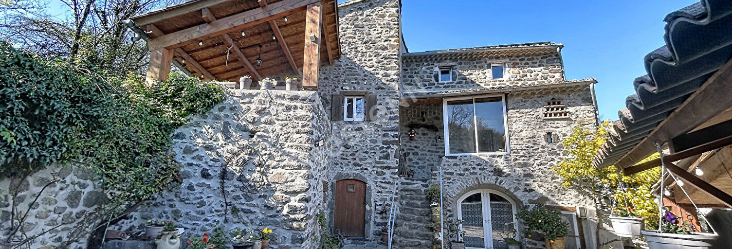 Maison 9 Pièces 285 m² à vendre à Saint-Martin-sur-Lavezon (07400)