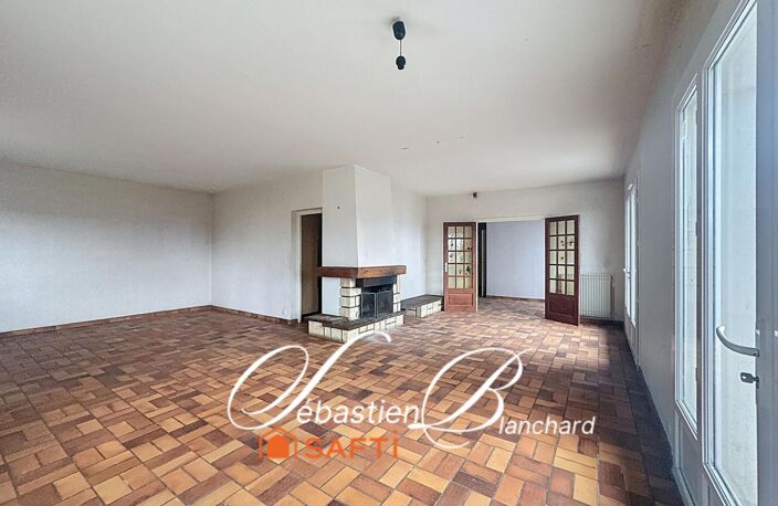 Maison familiale 9 pièces  226 m² Terrain 1 699 m² (A40 / Genève) — photo 3