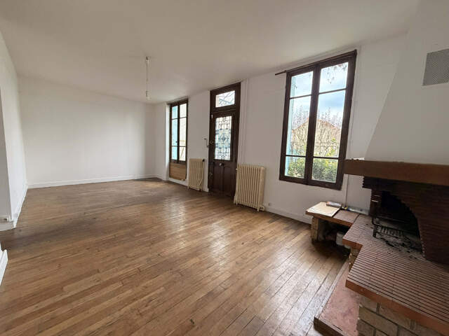 CHARMANTE MEULIERE ATYPIQUE AVEC LOCAL COMMERCIAL DE 100M2 — photo du bien