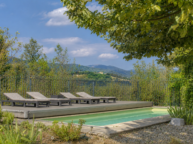 Mas avec piscine dominant la Vallée — photo du bien