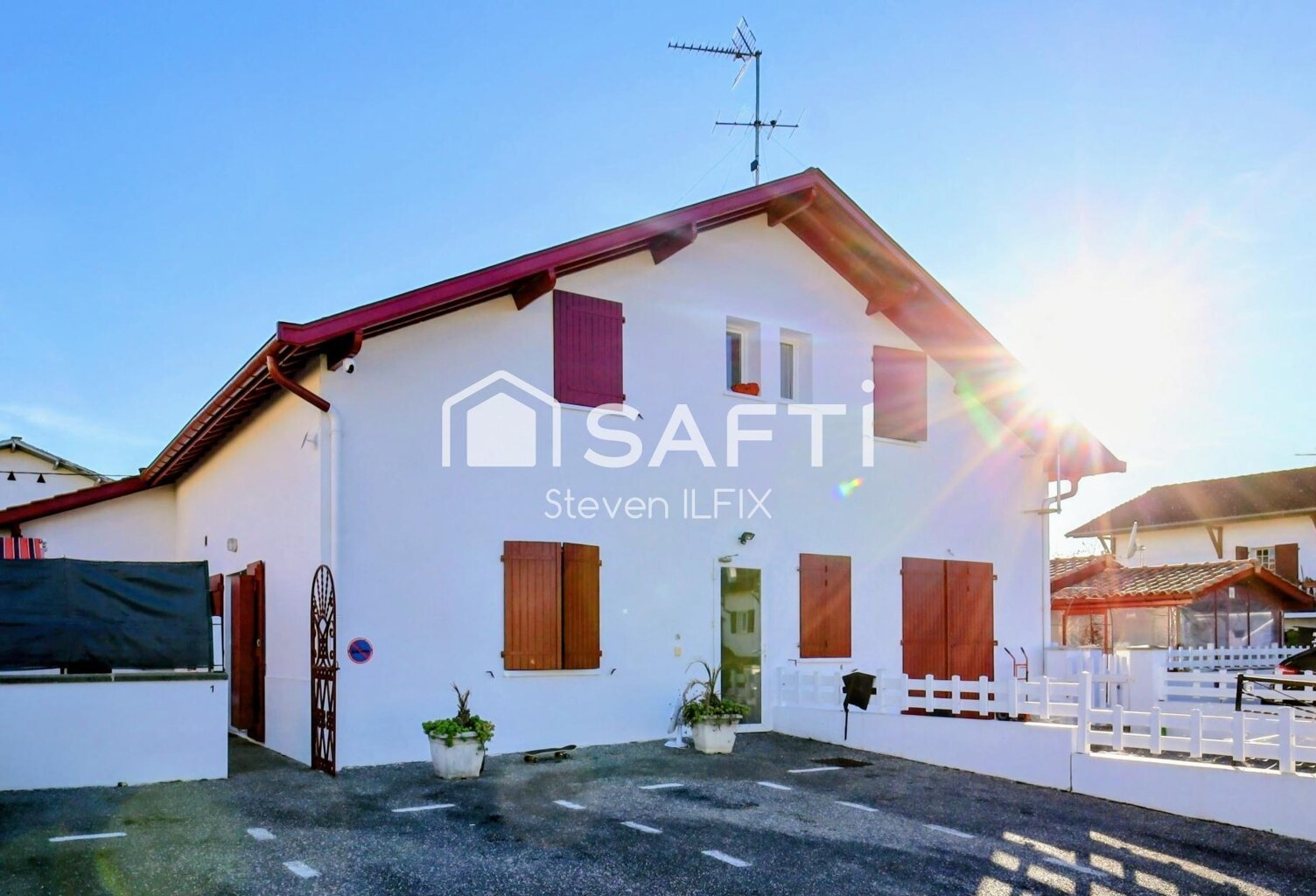 Immeuble de rapport, 8 appartements et 1 local commercial — photo 1