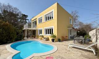 Maison 5 Pièces 143 m² à vendre à Nîmes (30000)