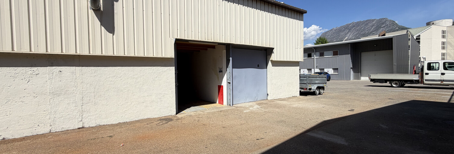 Commerce  120 m² à louer à Sassenage (38360)