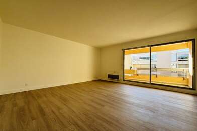 Appartement 3 pièces 905 €