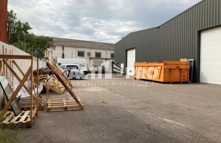 Entrepot à louer — photo 2