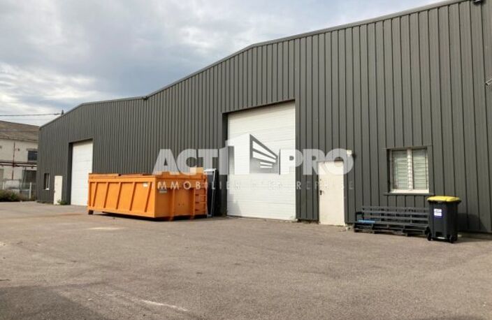 Entrepot à louer — photo 3