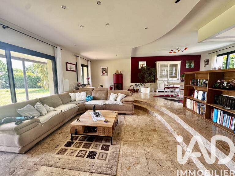 Vente Maison/villa 8 pièces — photo 1