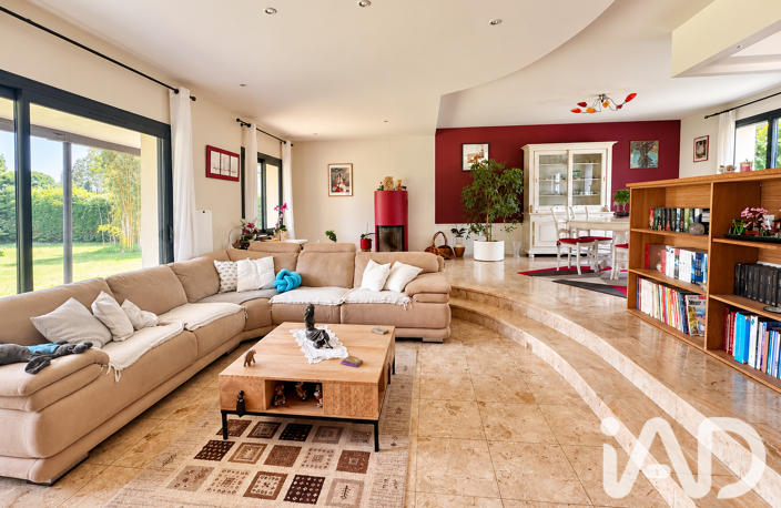 Vente Maison/villa 8 pièces — photo 2