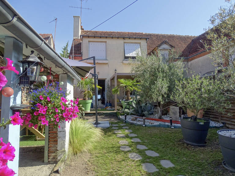 À Villefranche-Sur-Cher, maison à vendre pour investissement — photo 1
