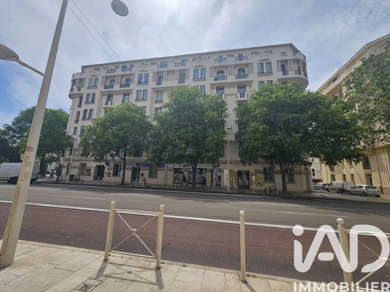 Vente Boutique/Local commercial 81 m&sup2; — photo 1