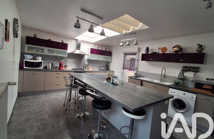 Vente Maison de ville 8 pièces — photo 2