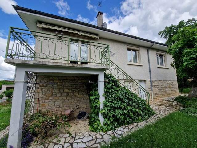 Maison en pierre de 5 pièces principales — photo du bien