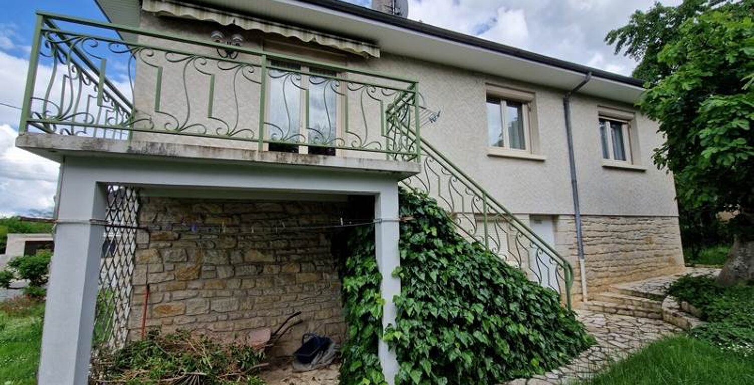 Maison en pierre de 5 pièces principales — photo 1
