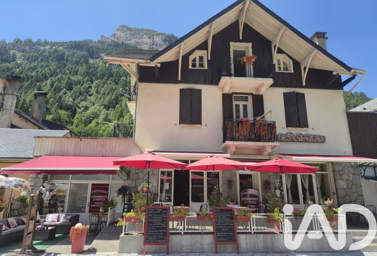 Vente Hôtel 451 m&sup2; — photo 1