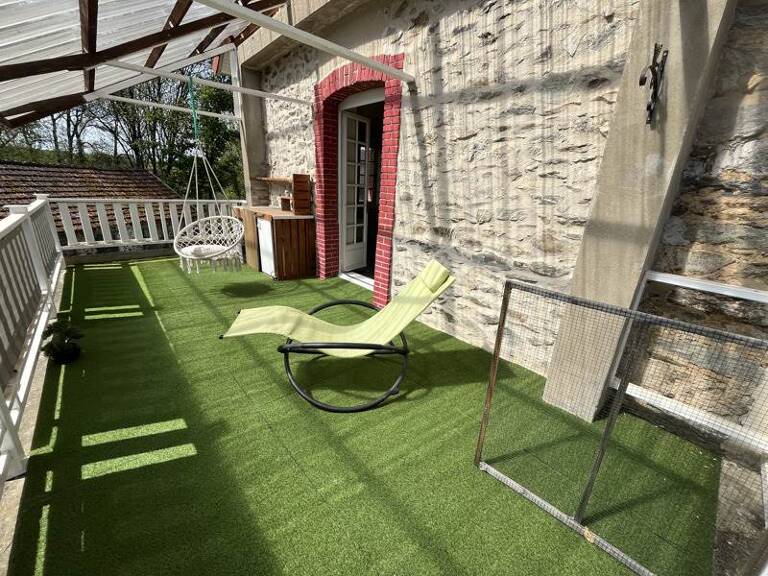 Maison en pierre de 4 pièces principales — photo 1