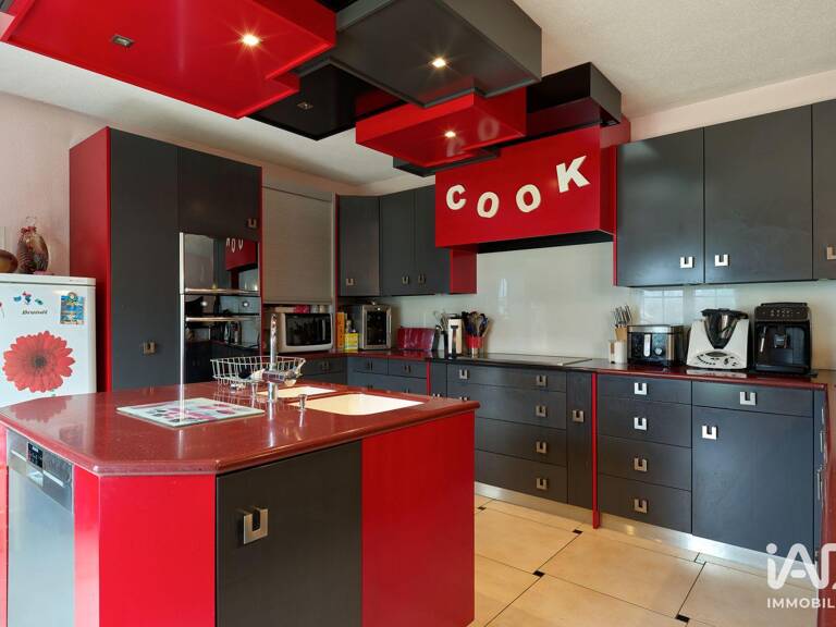 Vente Maison/villa 9 pièces — photo 1
