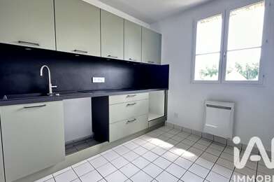 Appartement 3 pièces 1075 €