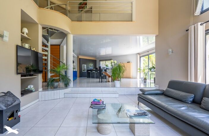 Contemporaine de 8 pièces principales — photo 2