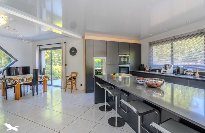 Contemporaine de 8 pièces principales — photo 3